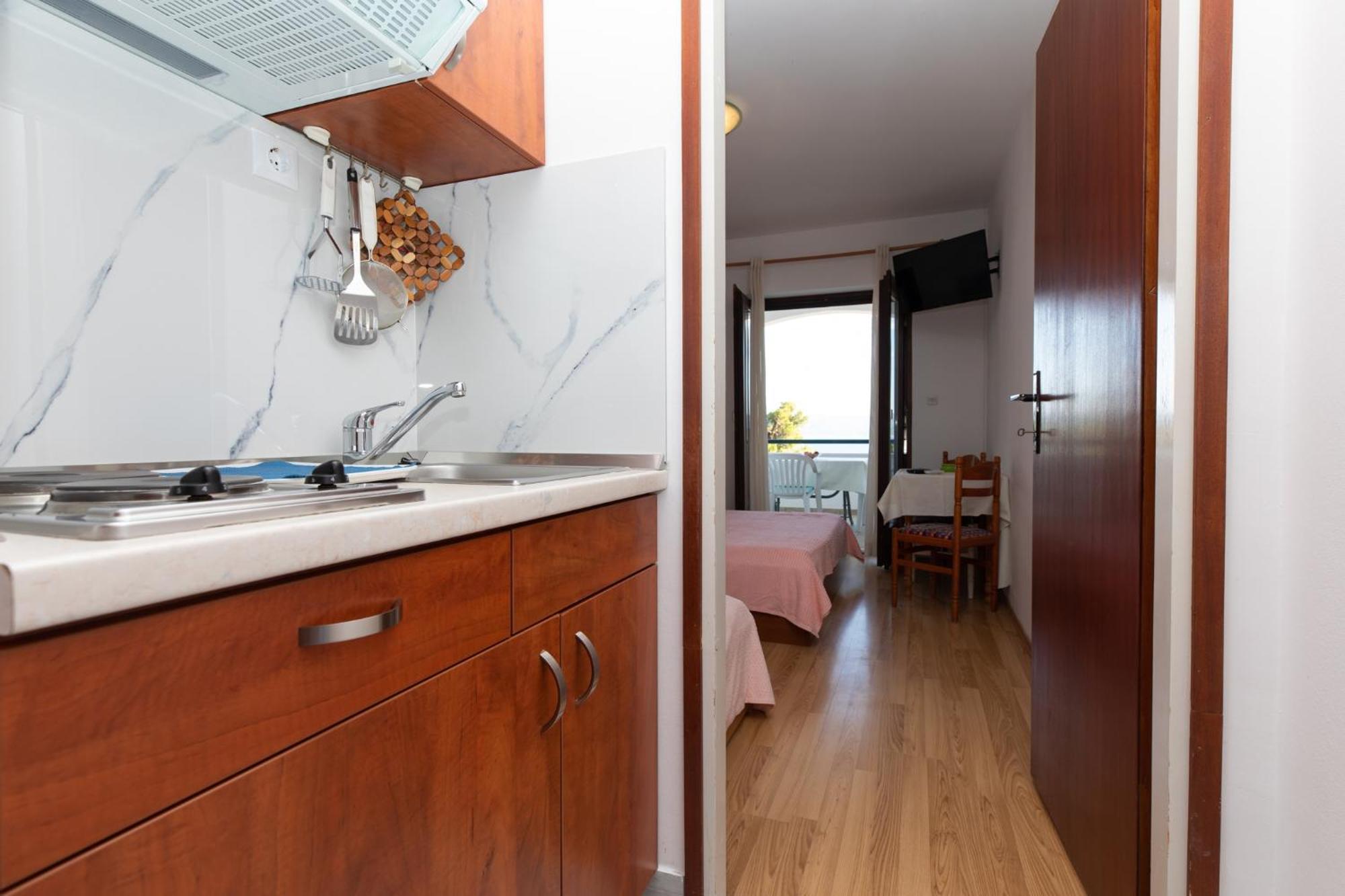 Apartments By The Sea Medici, Omis - 1046 미미체 객실 사진