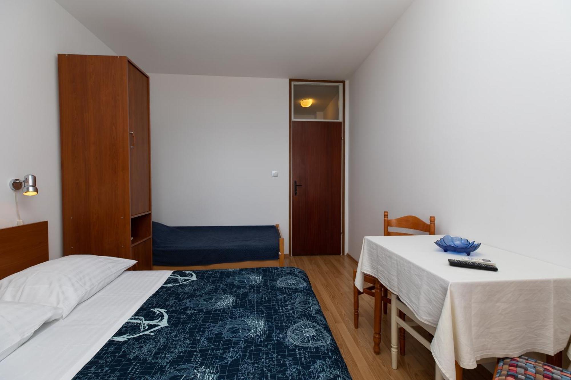 Apartments By The Sea Medici, Omis - 1046 미미체 객실 사진